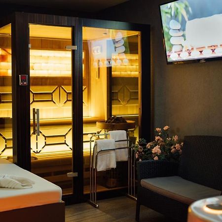Wellness Relax - Luxusni Hotel ปราก ภายนอก รูปภาพ