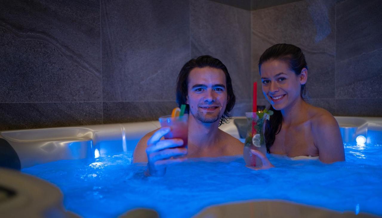 Wellness Relax - Luxusni Hotel ปราก ภายนอก รูปภาพ